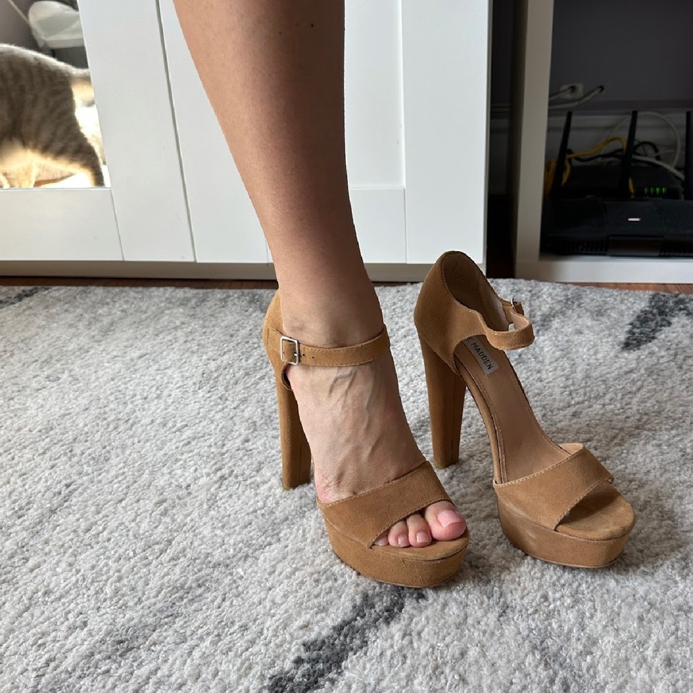 Steve Madden women’s heel shoes